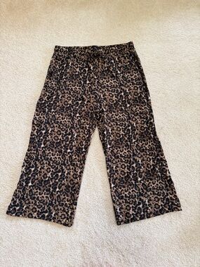 Robert Louis Women’s Plus Size Leopard Print Capri Pants Size 1X